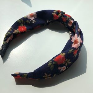 NWOT Anthropologie knitted floral headband